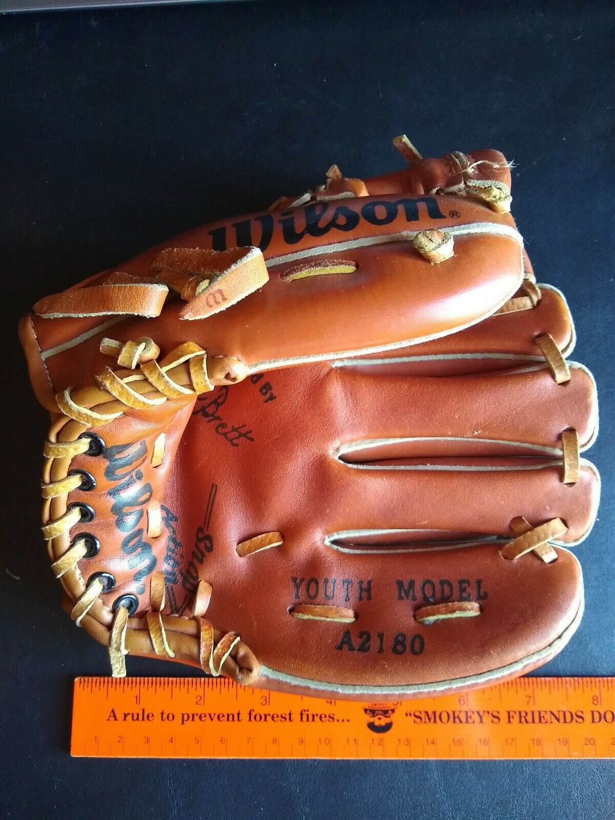 Wilson George Brett Wilson Youth Baseball Glove - A2180 - Rht - Kc Royals