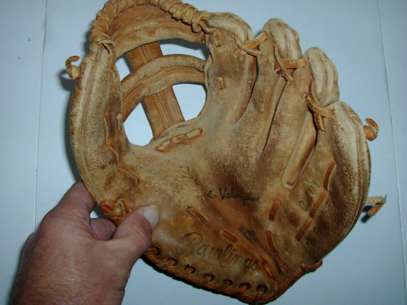 Vintage Rawlings 21104 Fernando Valenzuela Right Handed Glove