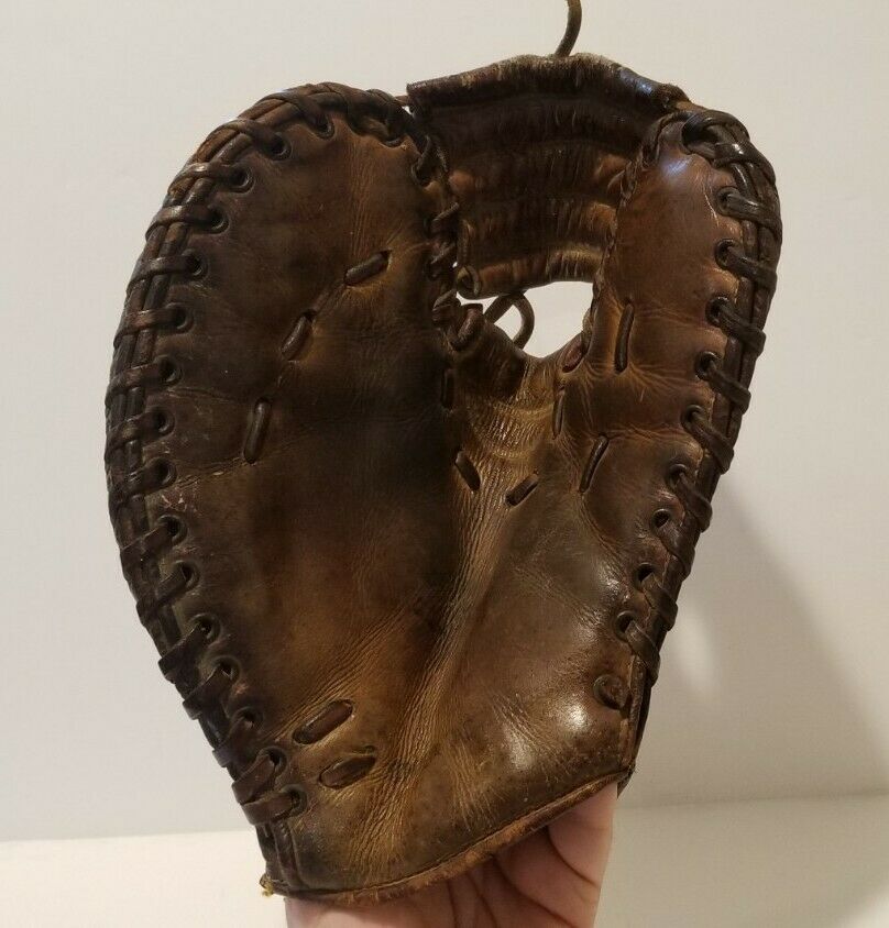 Vintage Baseball 1st Basemen Lht Glove Snap Action Deep Scoop  Great Display